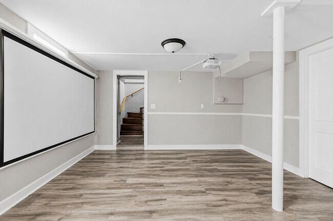 Building Photo - 18 Sprague Ct