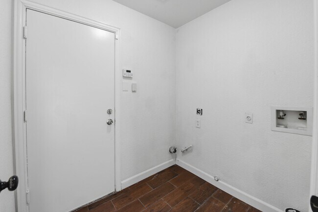 Building Photo - 11710 Fossil Rock Ln
