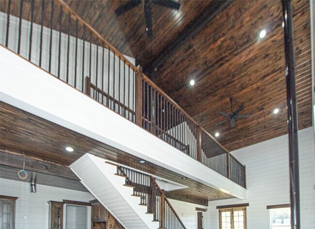 Building Photo - 1275 Castlewood Rd