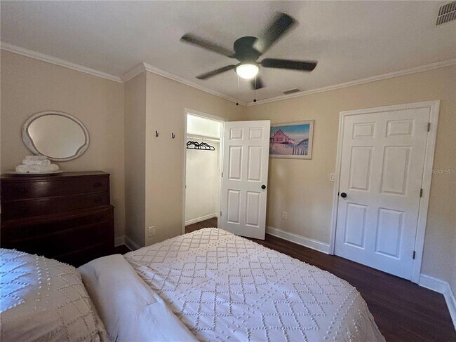 Building Photo - 5618 20th Ave S