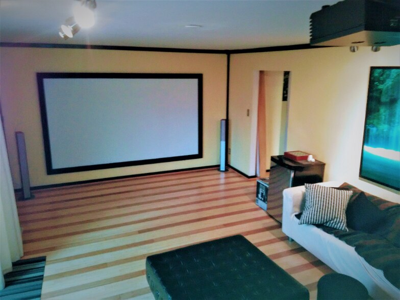 Building Photo - 1904 N Woodley St