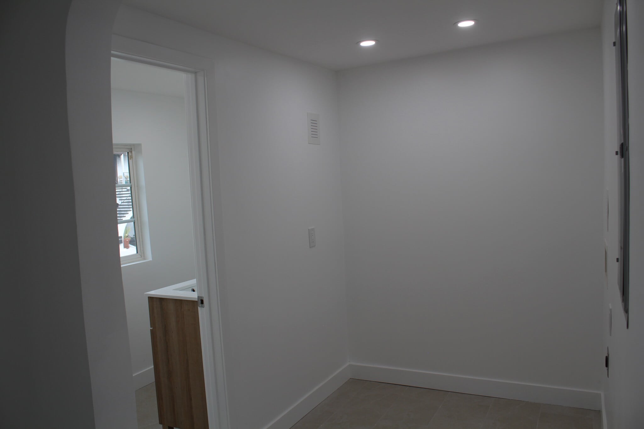 Building Photo - 620 Brittania St