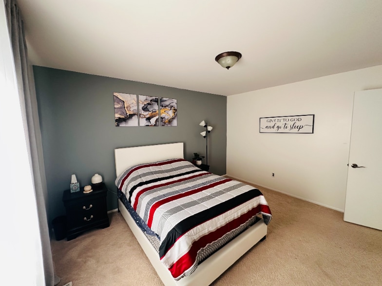 Building Photo - 5226 Cedarhurst Dr