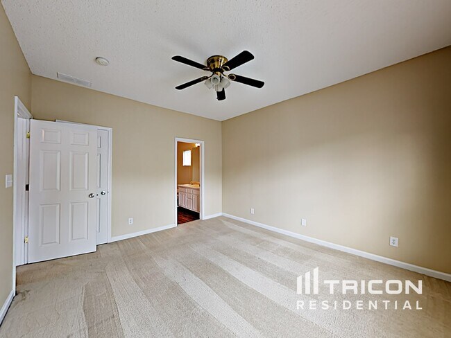 Building Photo - 9897 Lakefield Ln