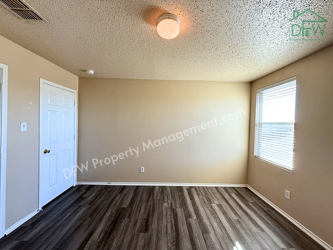 Building Photo - 2-Story 4 BR Home with Large Backyard & Game Room