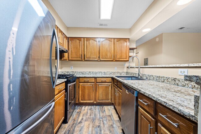 Kitchen Cabinets - 98 Hampshire Ct
