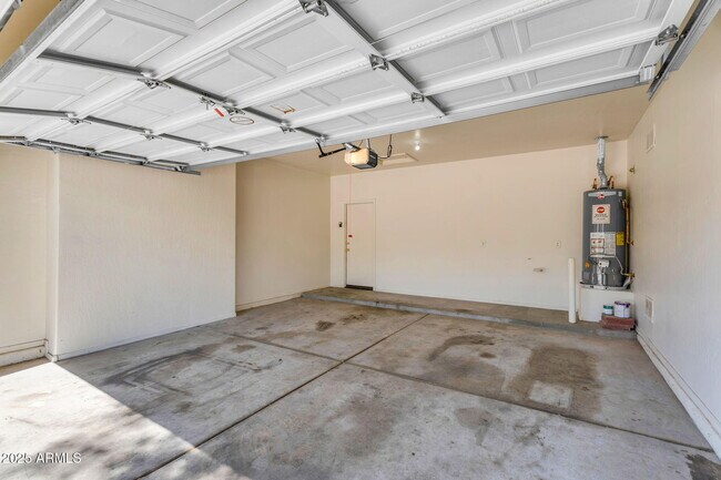 Building Photo - 13644 W San Juan Ave