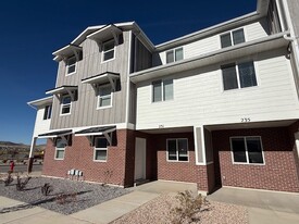 Building Photo - 231 N Halford Ave