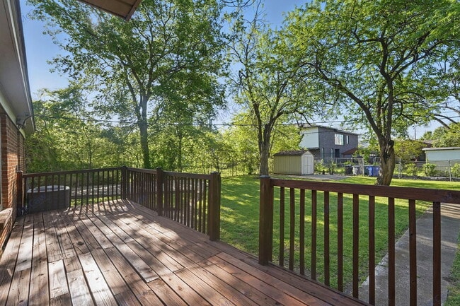 Building Photo - 4710 Wateka Dr