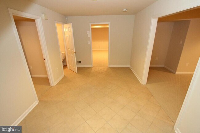 Building Photo - 10208 Sorrel Ave