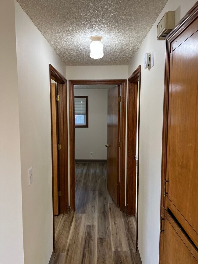 Building Photo - 2 Bedroom in Bethel-Danebo Area