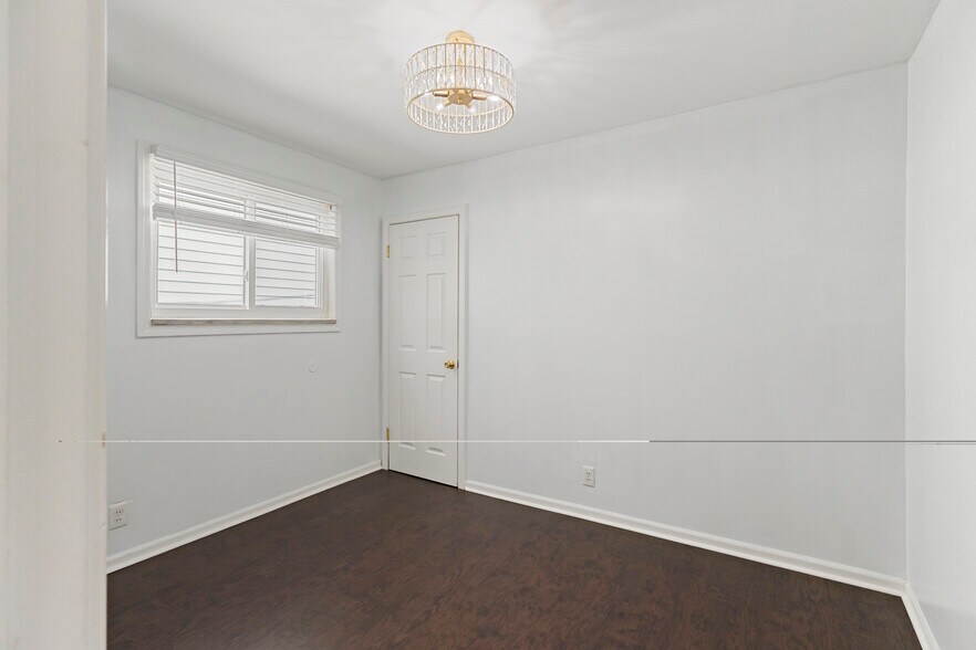 Building Photo - 1354 Maryland St