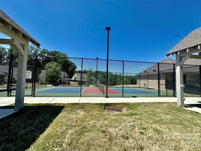 Building Photo - 9650 Liberty Hill Dr