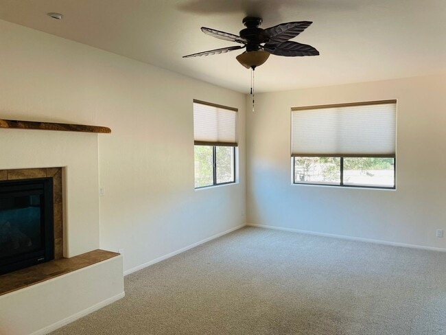 Building Photo - West Sedona Townhome