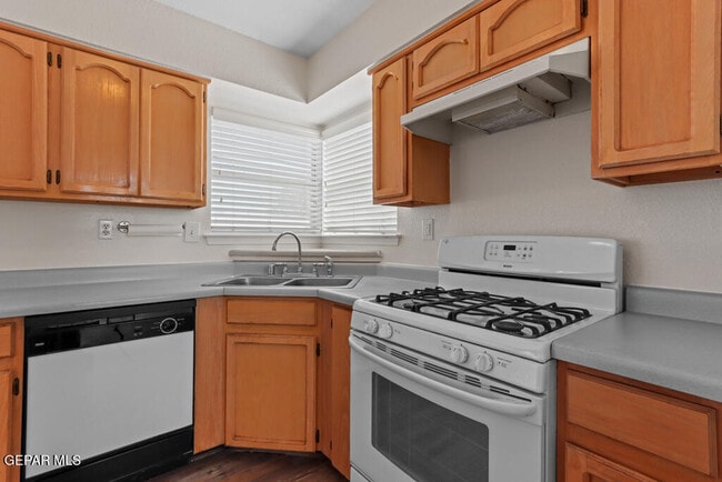 Building Photo - 11823 Stone Castle Dr