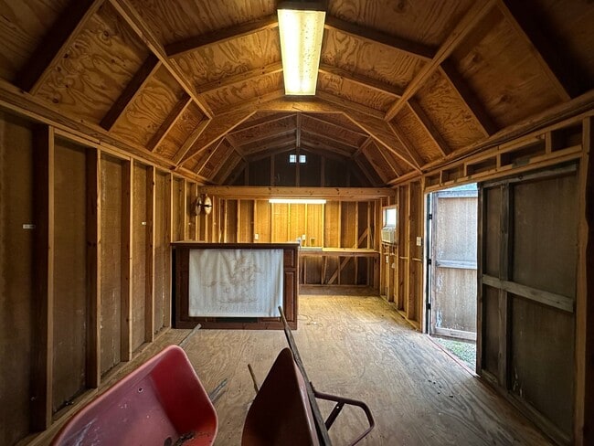 Building Photo - Charming Single-Story Brick Home Available! Whitehouse ISD!