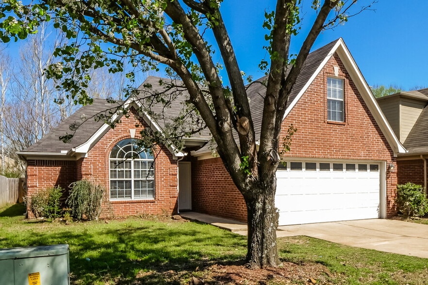 Building Photo - 7182 Crape Myrtle Dr