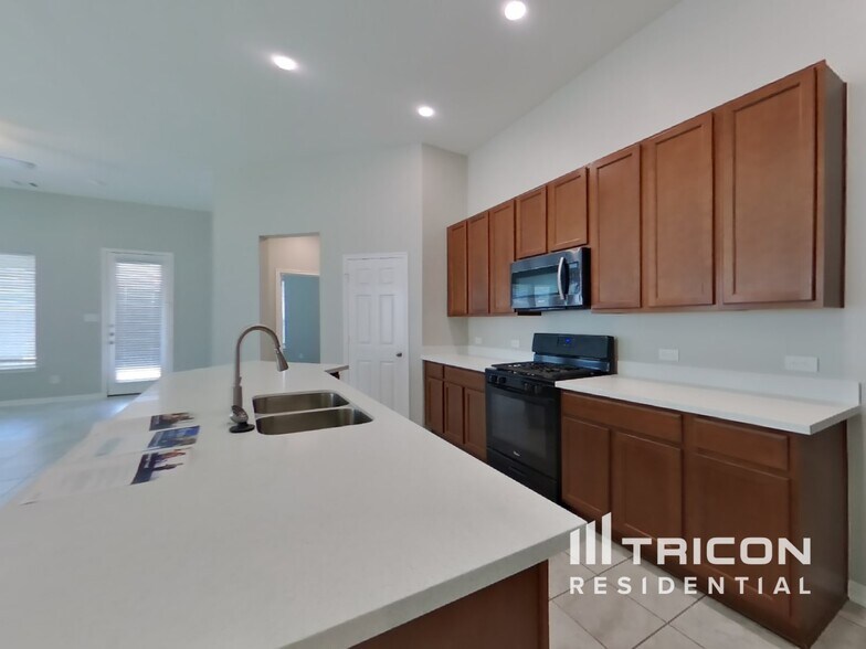 Building Photo - 4702 Westfield Pines Dr