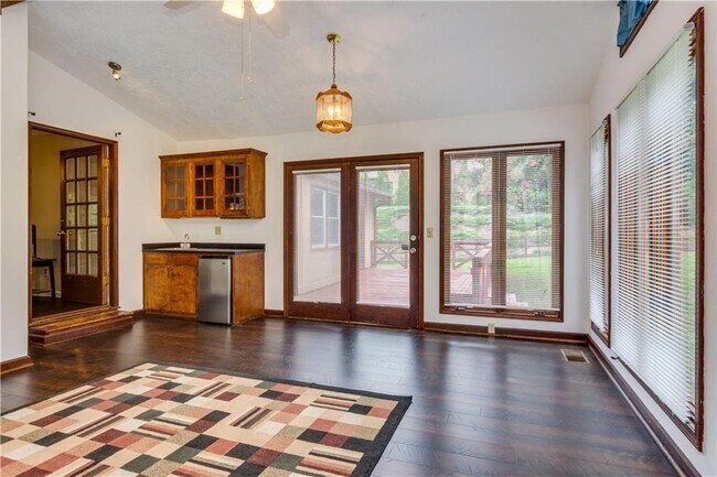 Building Photo - 2139 Groover Rd