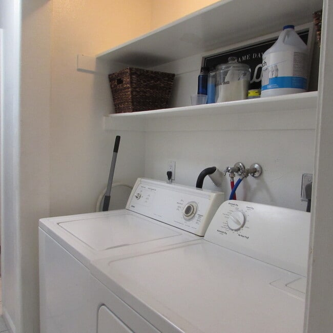 Building Photo - 51240 Avenida Velasco