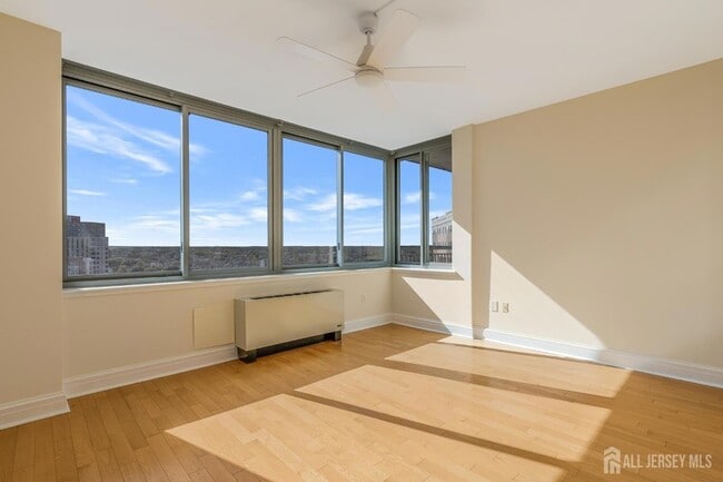 Building Photo - 1 Spring St