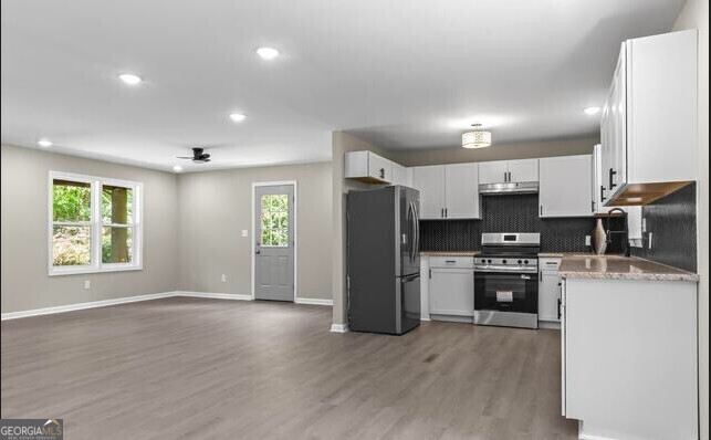 Building Photo - 1523 Delia Dr