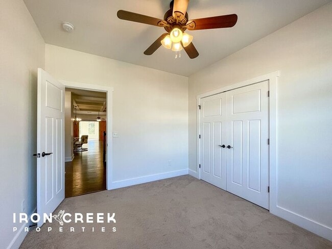 Building Photo - 24 Onteora Oaks Dr