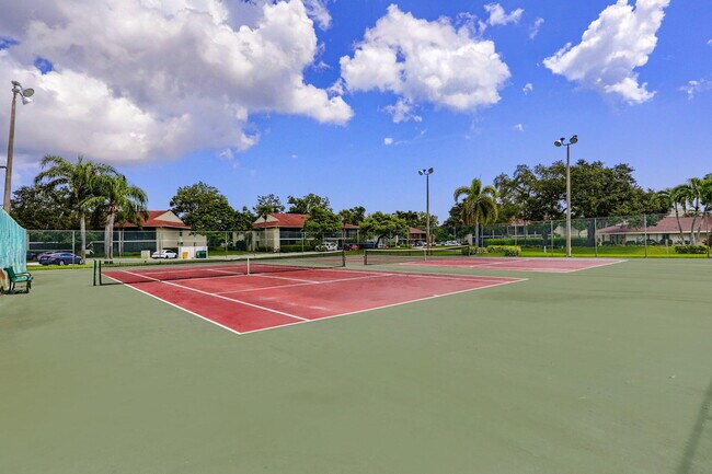 Building Photo - 6485 Chasewood Dr