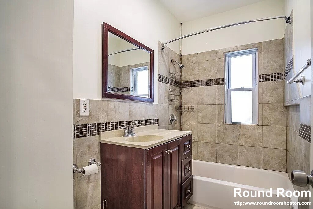 Building Photo - 28 Moreland St