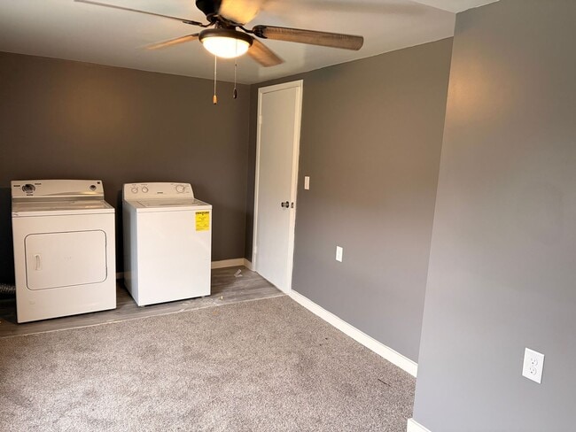 Building Photo - Spacious 2 Bedroom Iowa Home Available Now