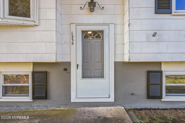 Building Photo - 1575 Deer Hollow Dr