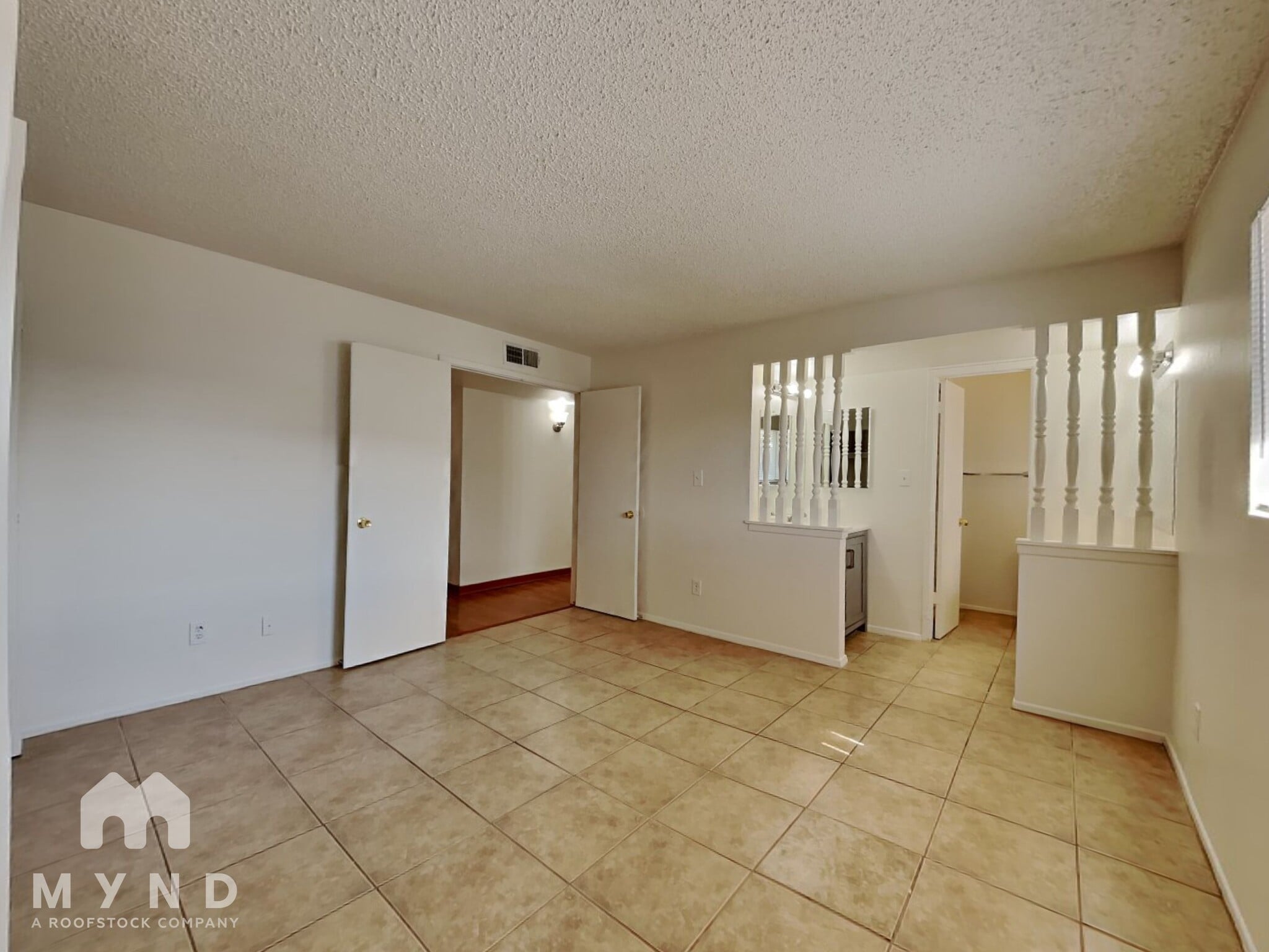 Building Photo - 7555 W Devonshire Ave