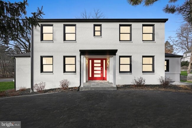Building Photo - 9200 Cedar Ln