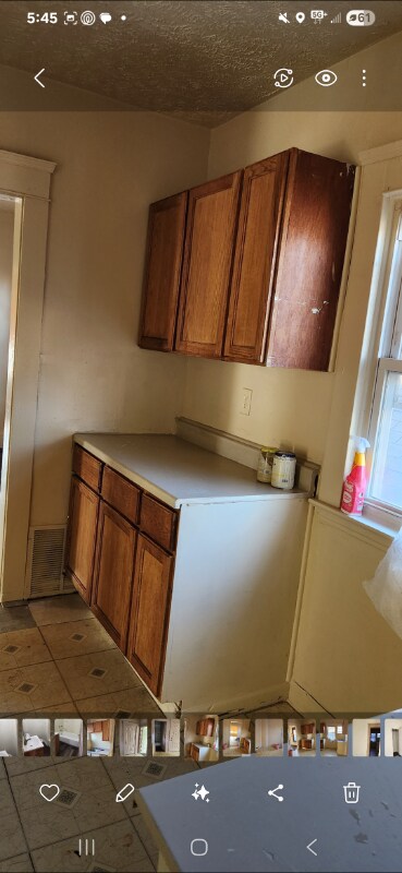 Building Photo - 10213 Elwell Ave