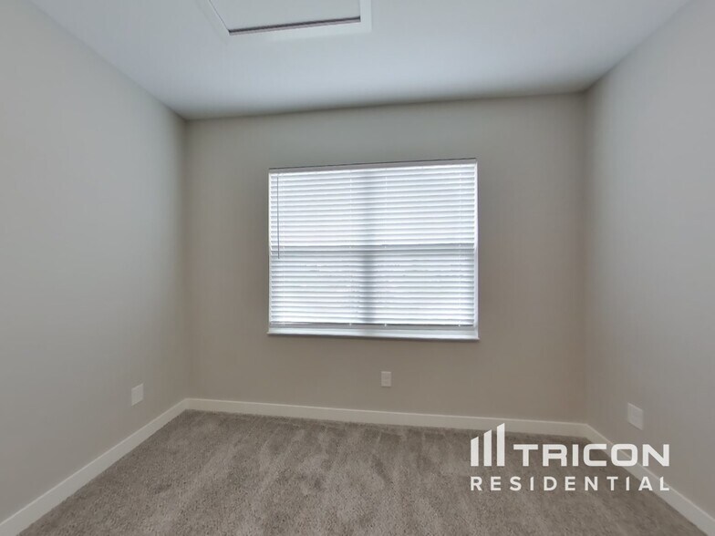 Building Photo - 1303 Eton Wy