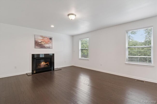 Building Photo - 21422 Navarra Dr