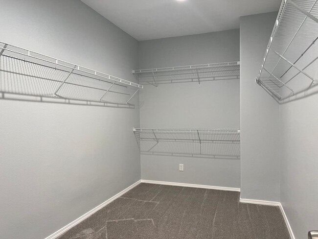 Building Photo - 141 Wright Cove