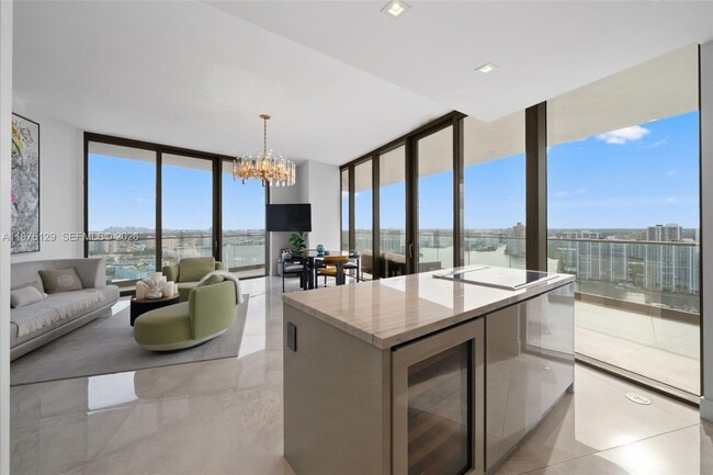 Building Photo - 18975 Collins Ave