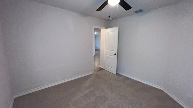Building Photo - Charming 4-Bedroom Home Available for Rent...