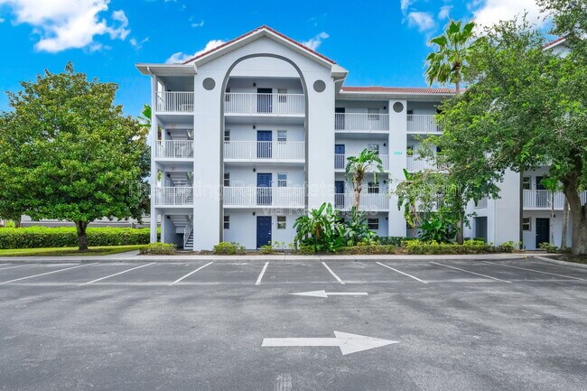 Building Photo - 2954 Sadina St