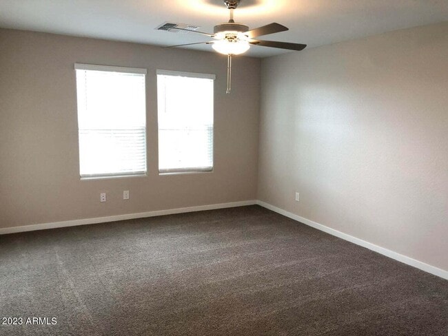 Building Photo - 594 W Westchester Ave