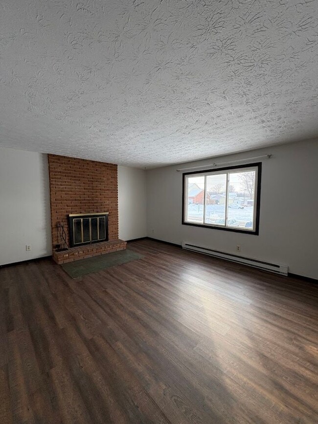 Building Photo - 74 Briarcliff Ave