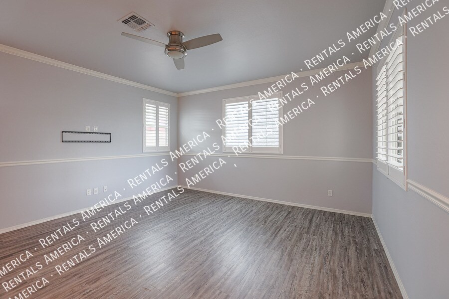 Building Photo - 2810 N 73rd Dr
