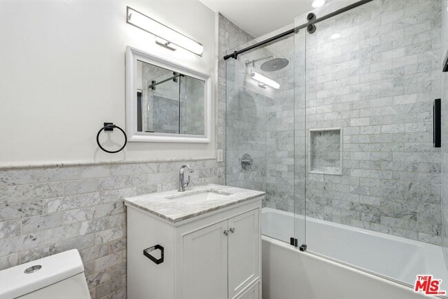 Building Photo - 612 Huntley Dr