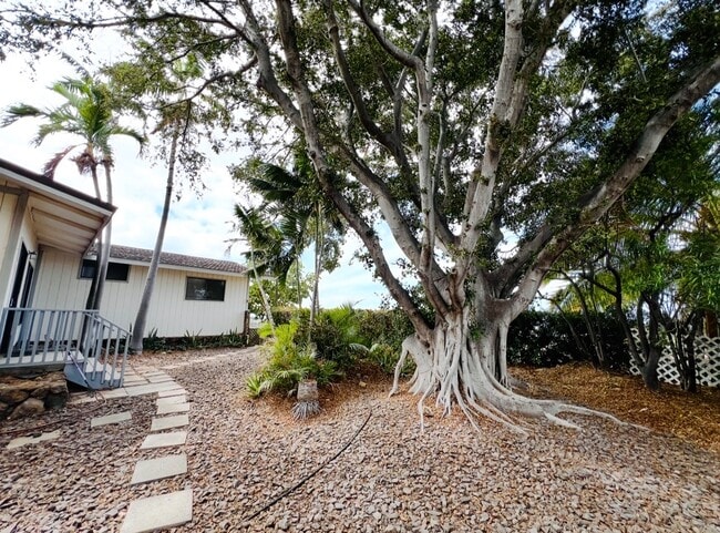 Building Photo - 68-1828 Pakanu St