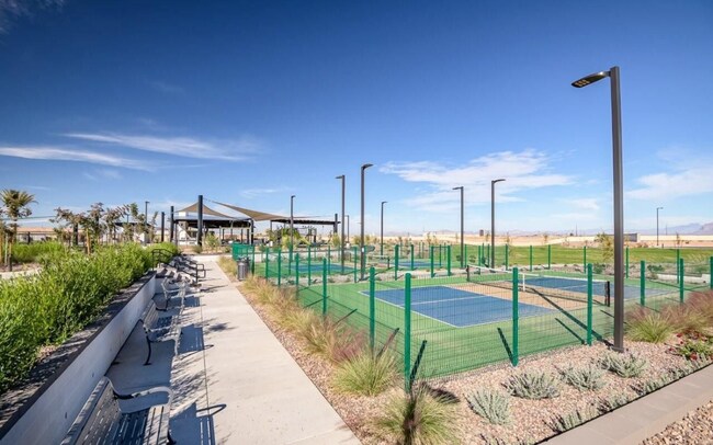 Building Photo - Spacious, Stylish, and Ready for You!