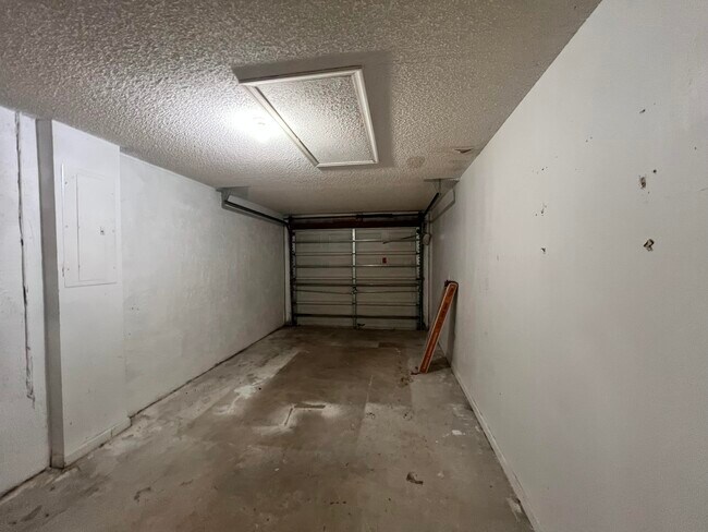 Building Photo - 5855 Timber Valley Dr