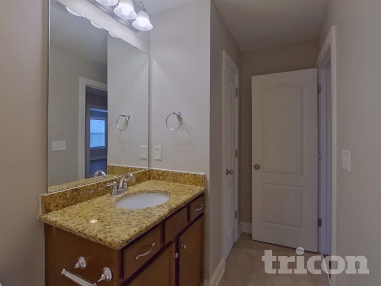 Building Photo - 428 Castlebury Ct