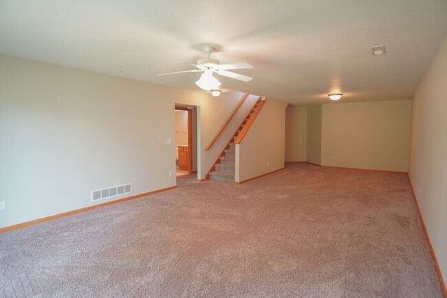 Building Photo - $1,850| 3 Bedroom, 2 Bathroom Duplex | No ...
