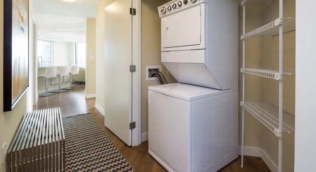 Building Photo - 696 Washington St